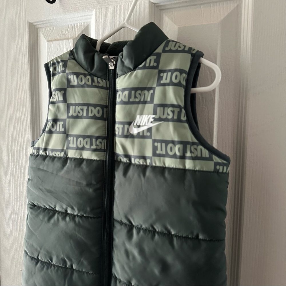 Nike Toddler Vest Green Size 4T - Picture 2 of 8